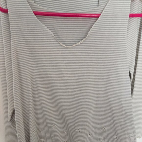 2 piece M Liz Claibor tank with eyelit design on bottom with matching jacket - Picture 1 of 4